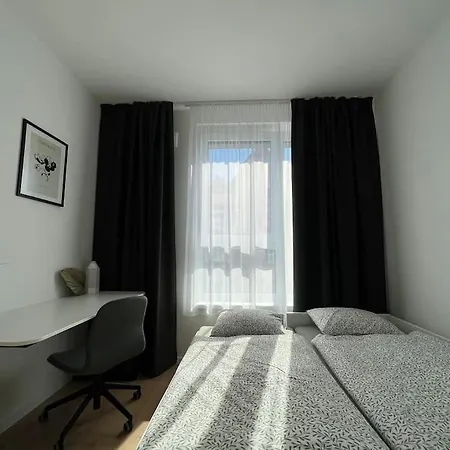 Apartment 3br Stadium Getaway - Parking Bratislava