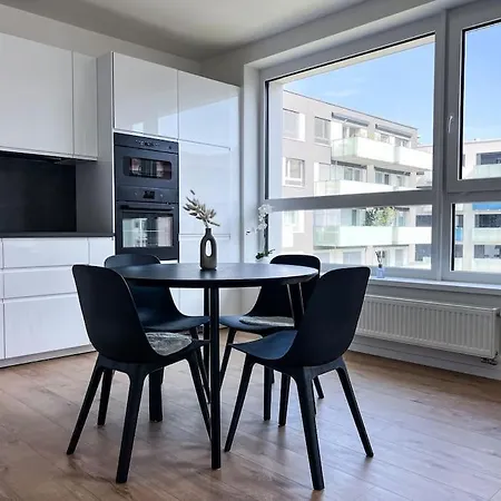 3br Stadium Getaway - Parking Bratislava