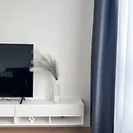 דירה 3br Stadium Getaway - Parking