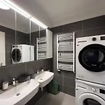 דירה 3br Stadium Getaway - Parking