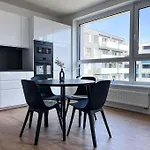 3br Stadium Getaway - Parking ברטיסלאבה